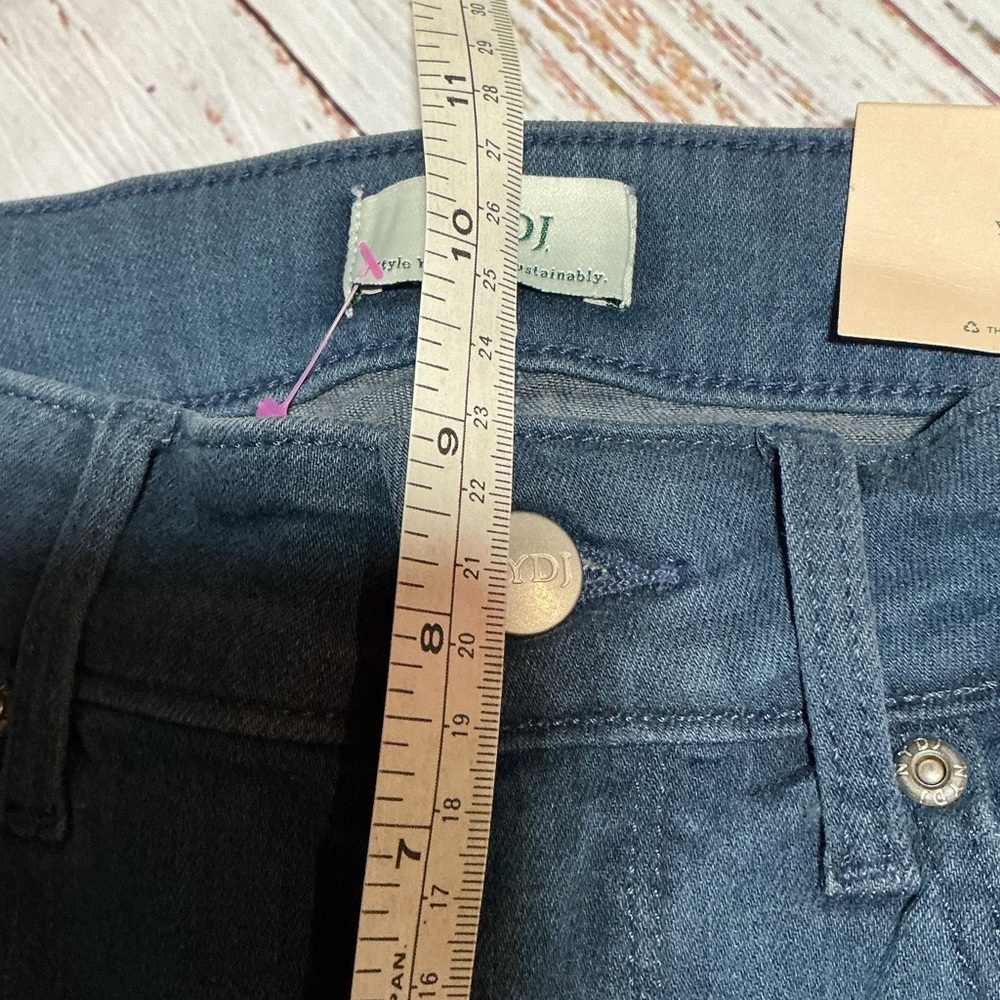 NWT NYDJ Marilyn Crop Cuff Monroe jeans. Size 2. - Picture 7 of 8
